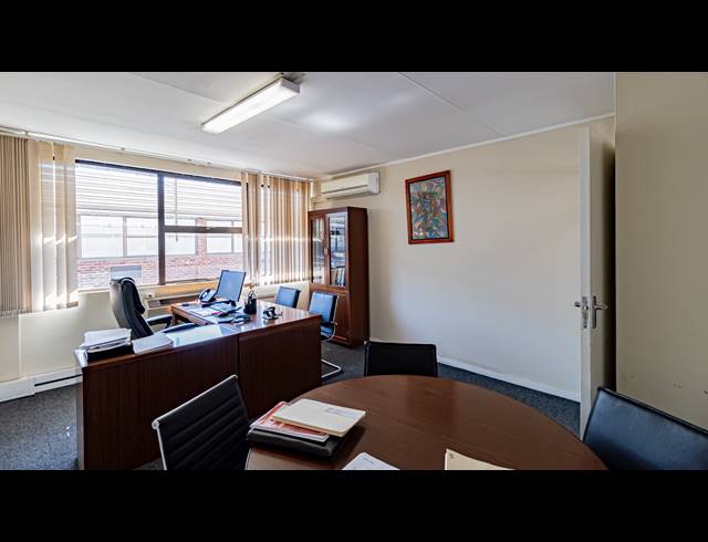 250M² OFFICE TO LET IN FERNDALE